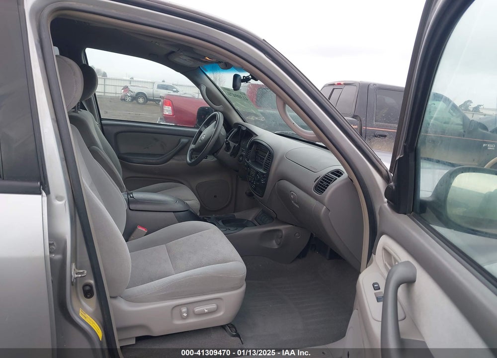2005 TOYOTA SEQUOIA SR5 V8 VIN: 5TDBT44A65S237249