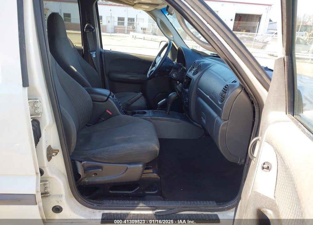 2002 JEEP LIBERTY SPORT VIN: 1J4GL48K72W262899