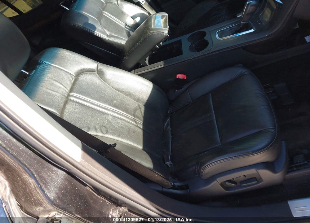 2015 LINCOLN MKT VIN: 2LMHJ5AT8FBL00981
