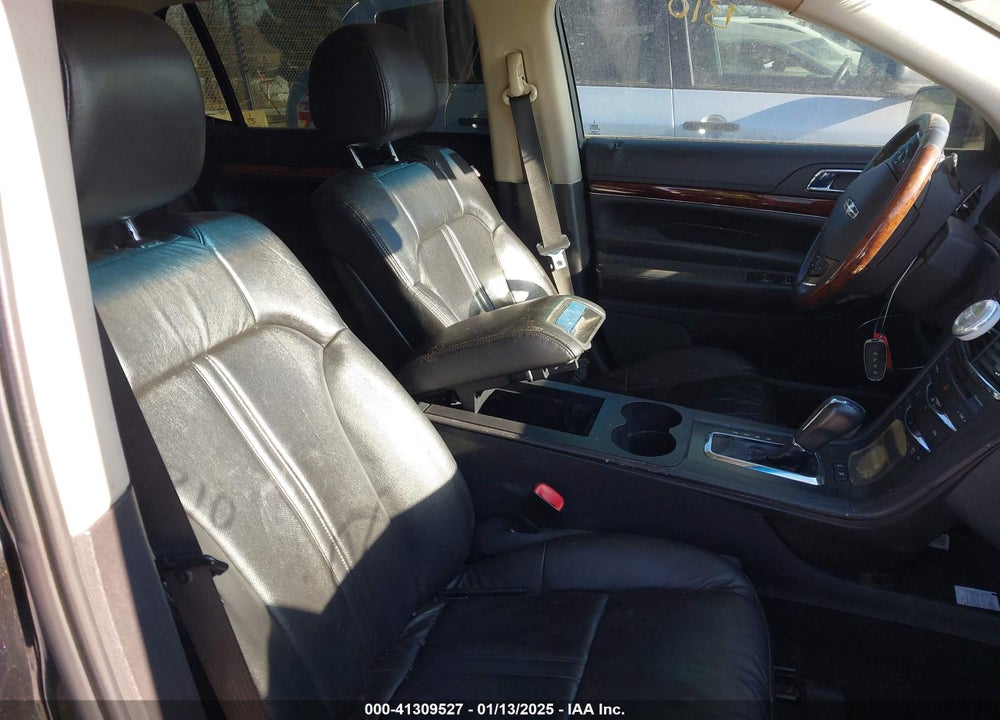 2015 LINCOLN MKT VIN: 2LMHJ5AT8FBL00981