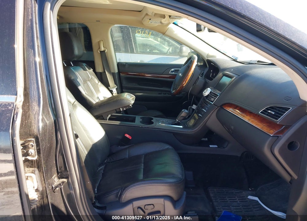 2015 LINCOLN MKT VIN: 2LMHJ5AT8FBL00981