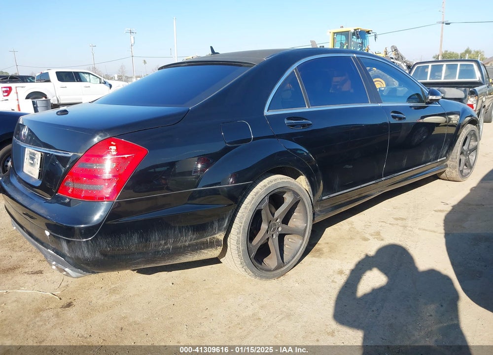 2007 MERCEDES-BENZ S 550 VIN: WDDNG71X27A038751