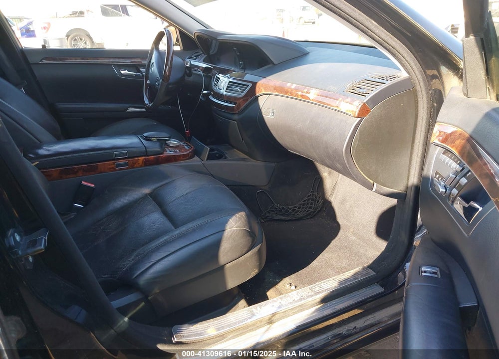 2007 MERCEDES-BENZ S 550 VIN: WDDNG71X27A038751