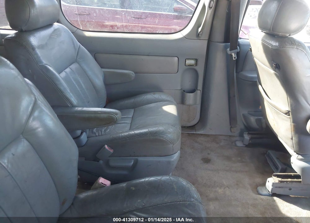1999 TOYOTA SIENNA XLE VIN: 4T3ZF13C5XU161001