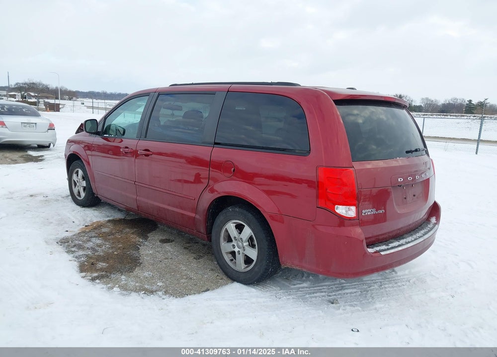 2011 DODGE GRAND CARAVAN VIN: 2D4RN3DG8BR621516