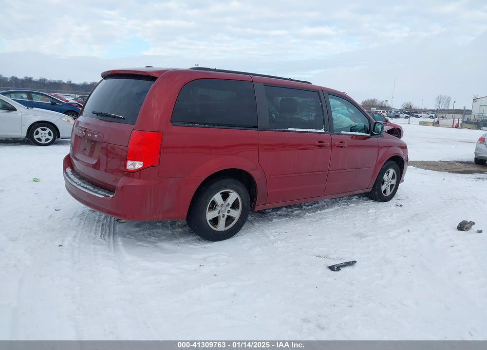 2011 DODGE GRAND CARAVAN VIN: 2D4RN3DG8BR621516