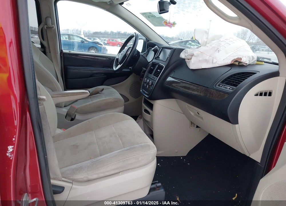 2011 DODGE GRAND CARAVAN VIN: 2D4RN3DG8BR621516