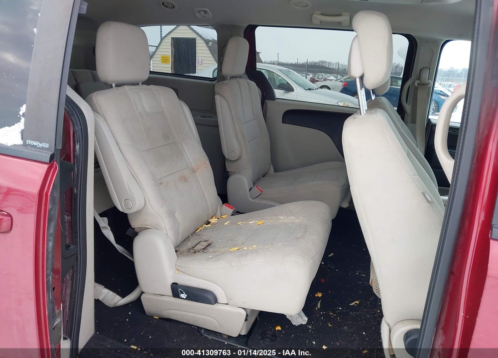 2011 DODGE GRAND CARAVAN VIN: 2D4RN3DG8BR621516