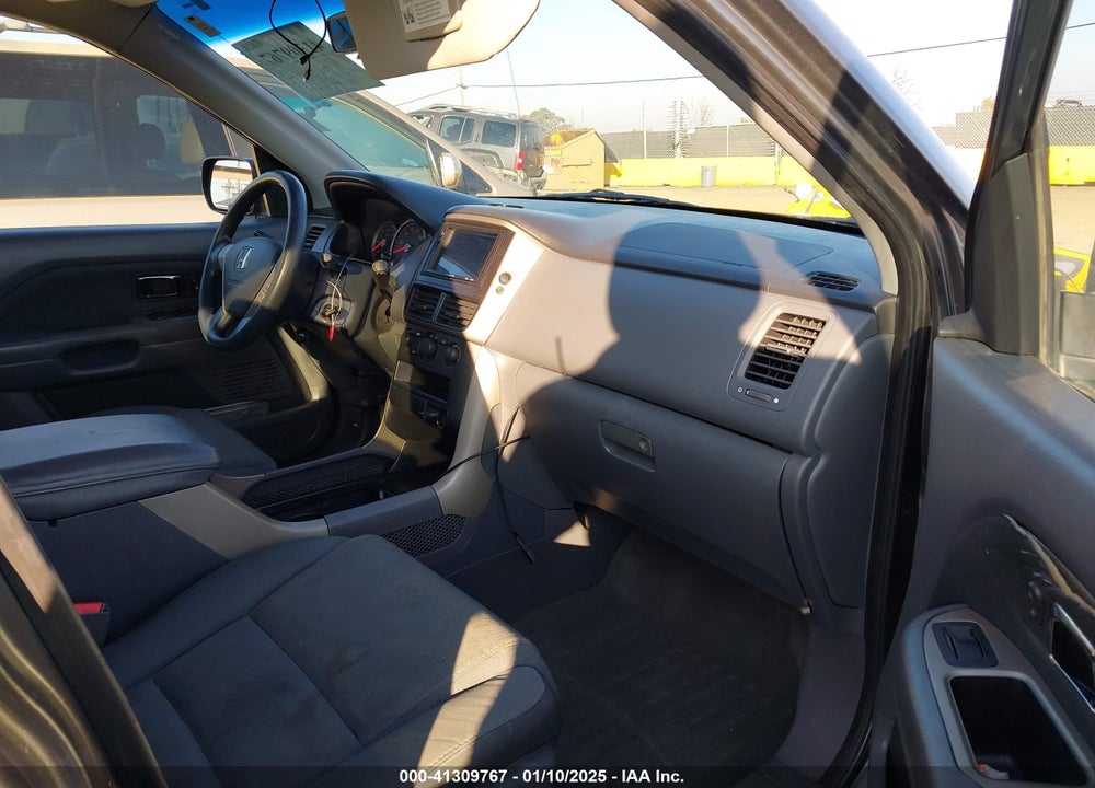 2007 HONDA PILOT LX VIN: 5FNYF28187B006893
