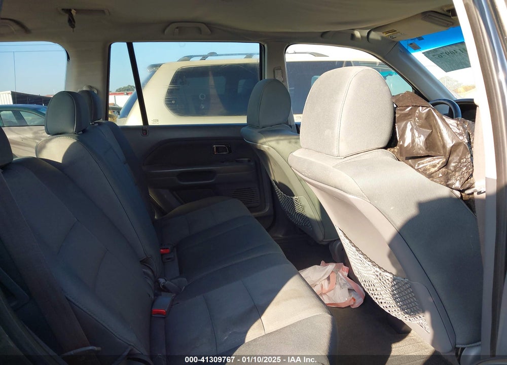 2007 HONDA PILOT LX VIN: 5FNYF28187B006893