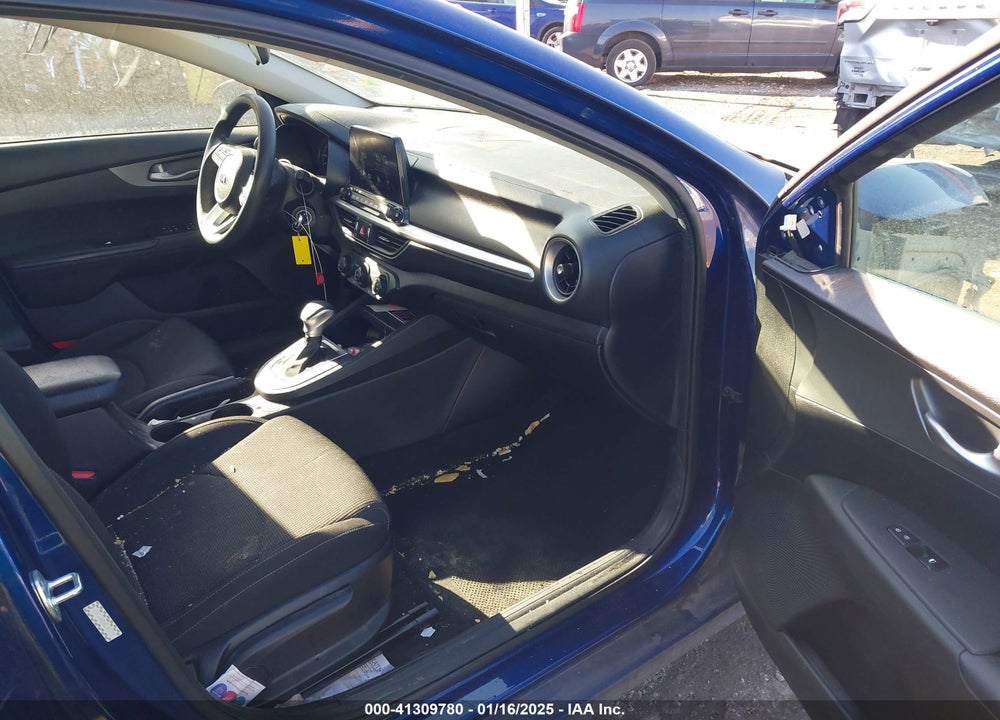 2021 KIA FORTE VIN: 3KPF24AD6ME381718