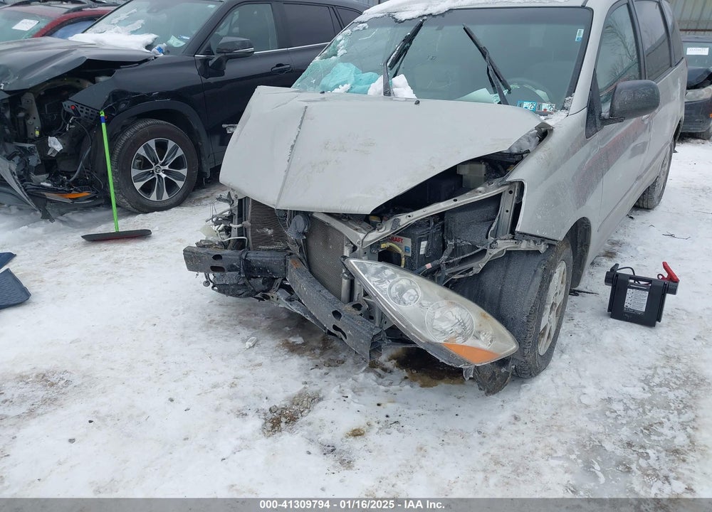 2008 TOYOTA SIENNA LE VIN: 5TDZK23C88S131446