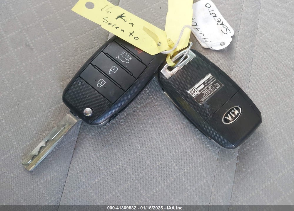 2016 KIA SORENTO VIN: 5XYPGDA35GG091863