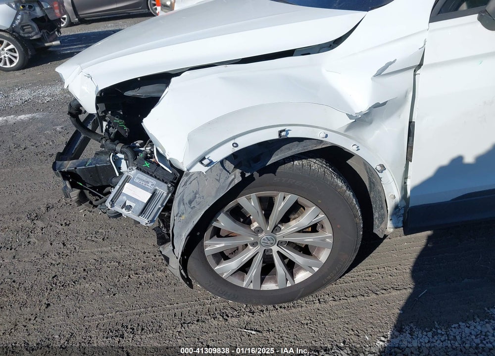 2018 VOLKSWAGEN TIGUAN 2.0T S VIN: 3VV0B7AX9JM015921
