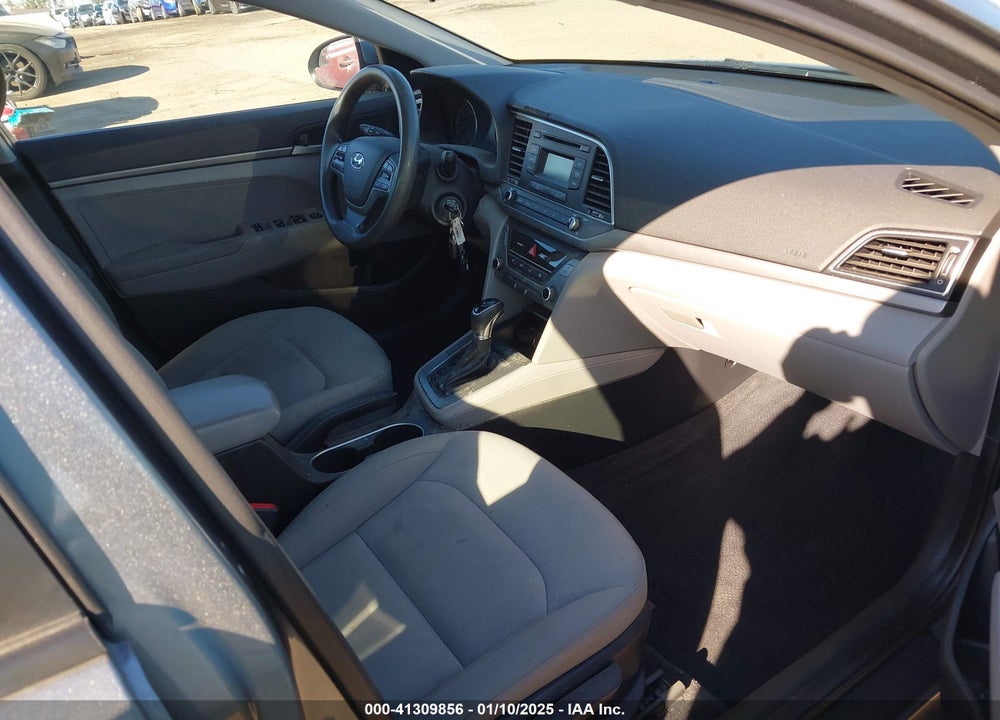 2017 HYUNDAI ELANTRA VIN: KMHD74LF9HU421381