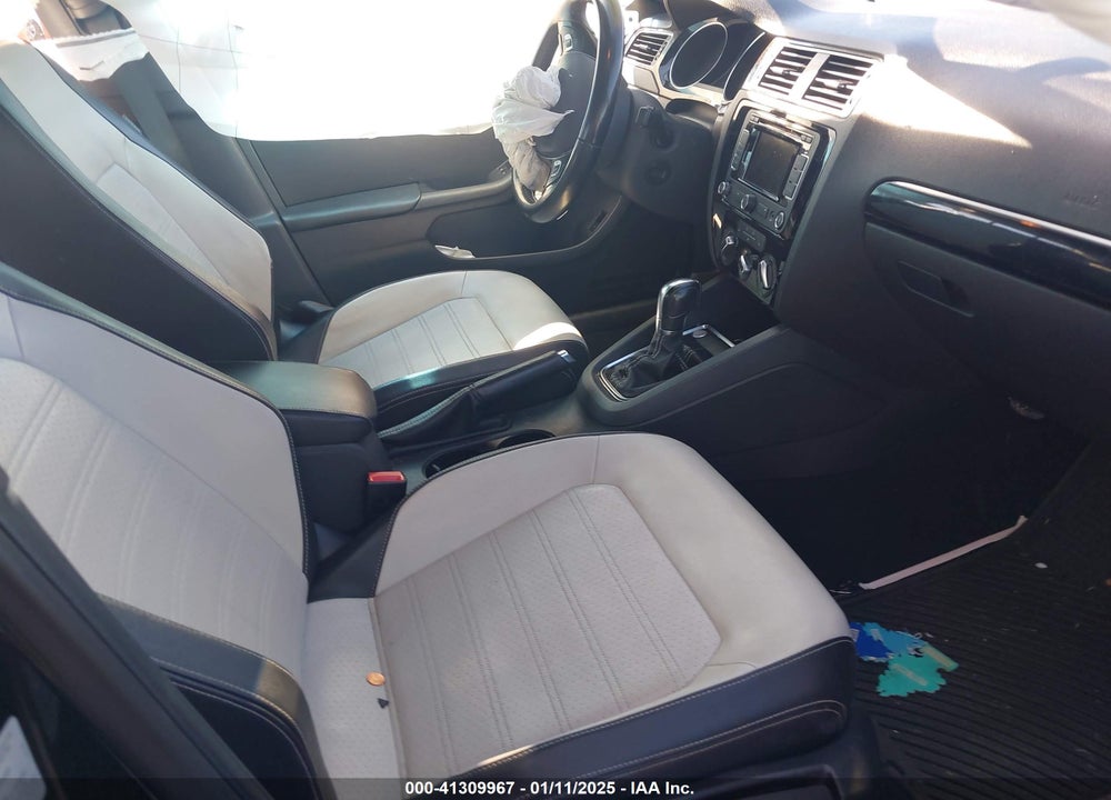 2015 VOLKSWAGEN JETTA SEDAN VIN: 3VWD17AJ9FM415626