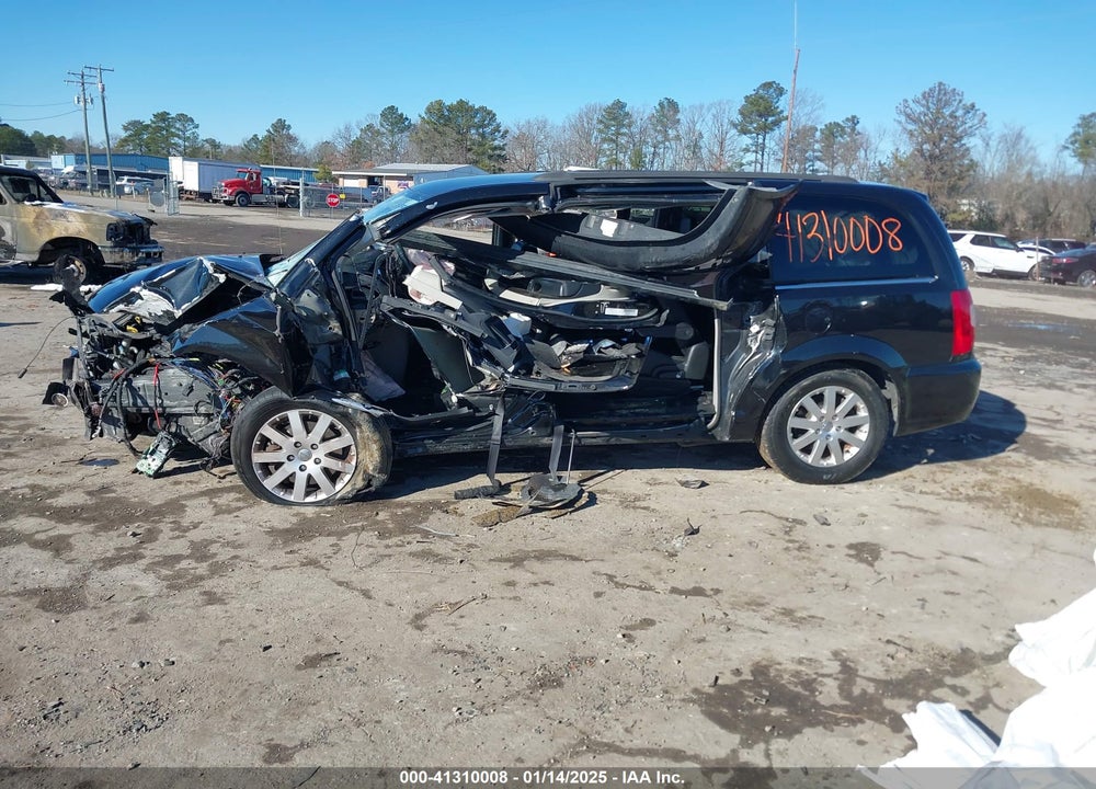 2014 CHRYSLER TOWN & COUNTRY VIN: 2C4RC1BG2ER237147