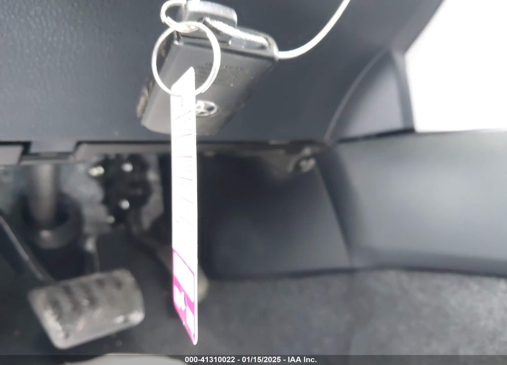 2018 TOYOTA RAV4 ADVENTURE/XLE VIN: JTMRFREV7JD243801