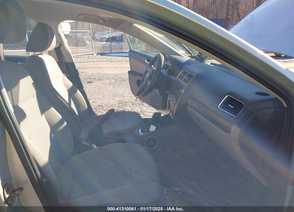 2011 VOLKSWAGEN JETTA SEDAN VIN: 3VW2K7AJXBM308082
