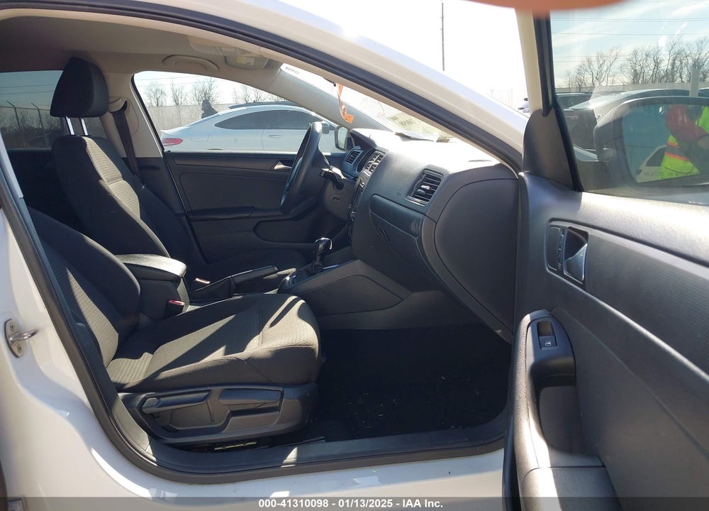 2015 VOLKSWAGEN JETTA 2.0L S VIN: 3VW2K7AJ1FM324726