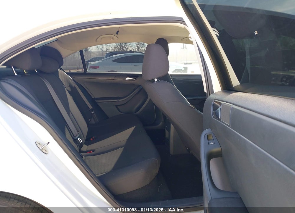 2015 VOLKSWAGEN JETTA 2.0L S VIN: 3VW2K7AJ1FM324726