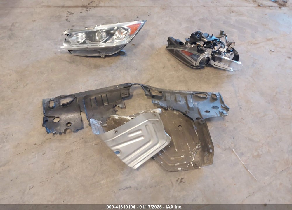 2017 HONDA ACCORD VIN: 1HGCR2F59HA030879