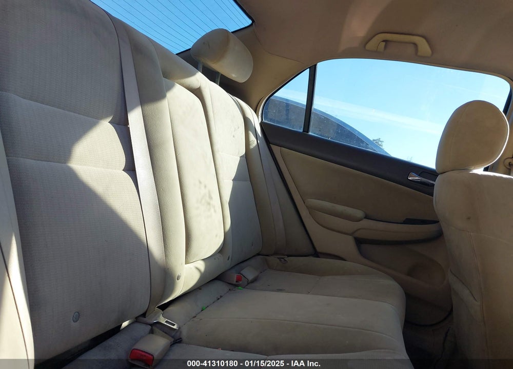 2004 HONDA ACCORD 2.4 LX VIN: 1HGCM56354A092577