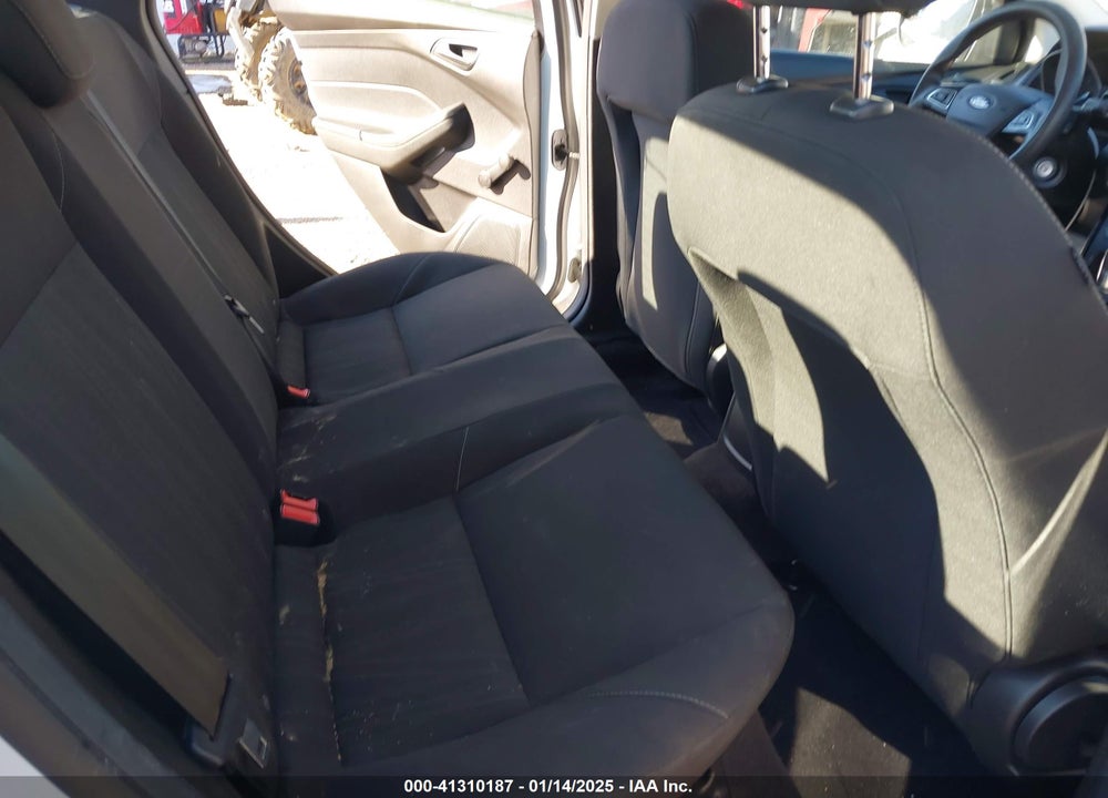 2018 FORD FOCUS VIN: 1FADP3E27JL219617