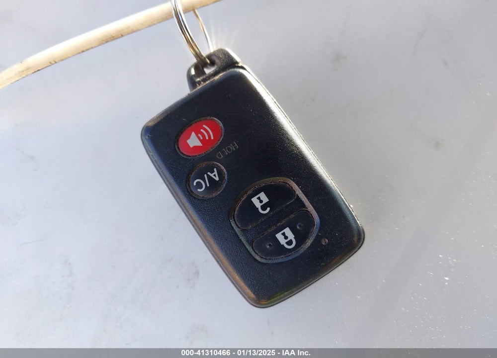 2015 TOYOTA PRIUS VIN: JTDKN3DU4F0469562