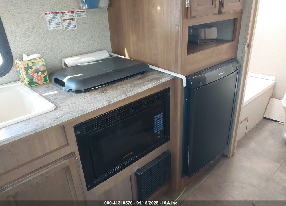 2017 COACHMEN APEX VIN: 5ZT2CXHC8HA010304