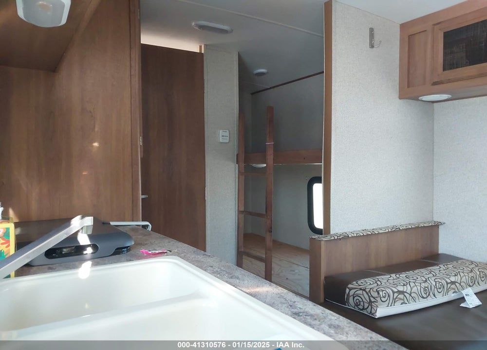 2017 COACHMEN APEX VIN: 5ZT2CXHC8HA010304