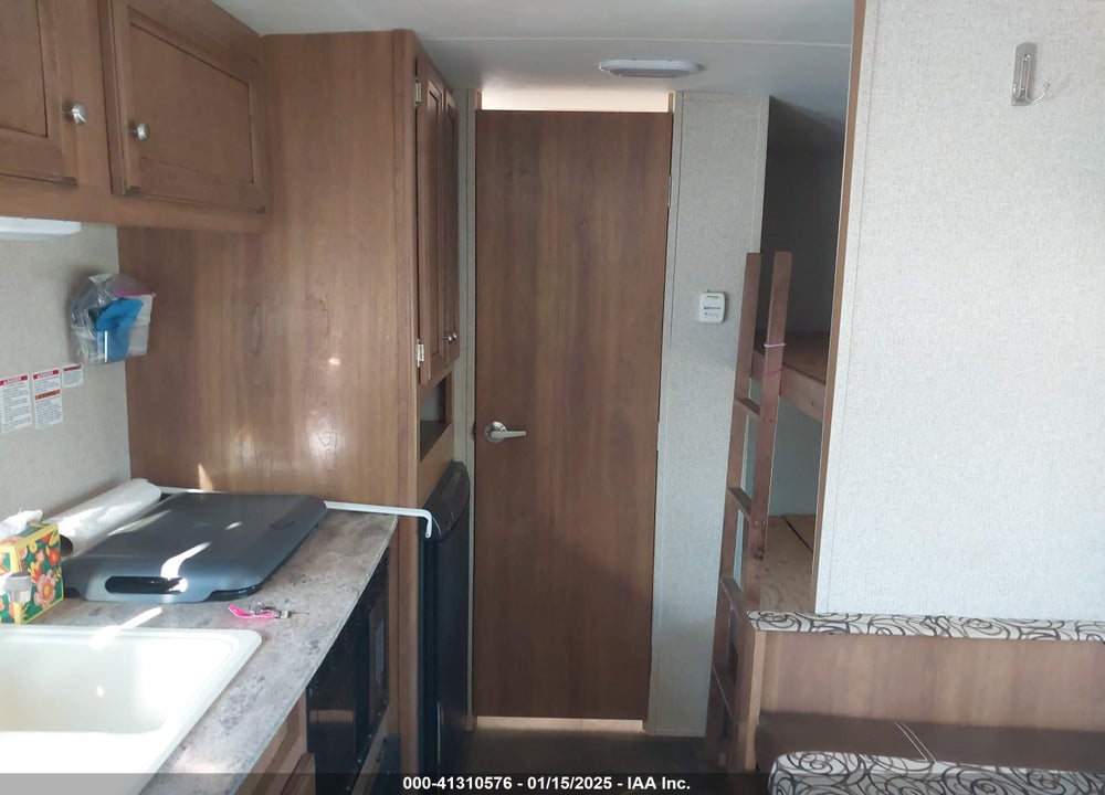 2017 COACHMEN APEX VIN: 5ZT2CXHC8HA010304