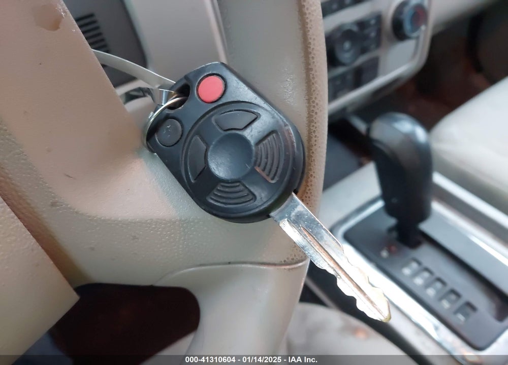 2008 FORD ESCAPE XLT VIN: 1FMCU93168KC40627