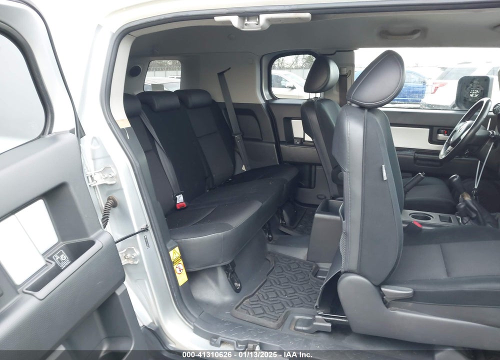 2007 TOYOTA FJ CRUISER VIN: JTEBU11F570033734