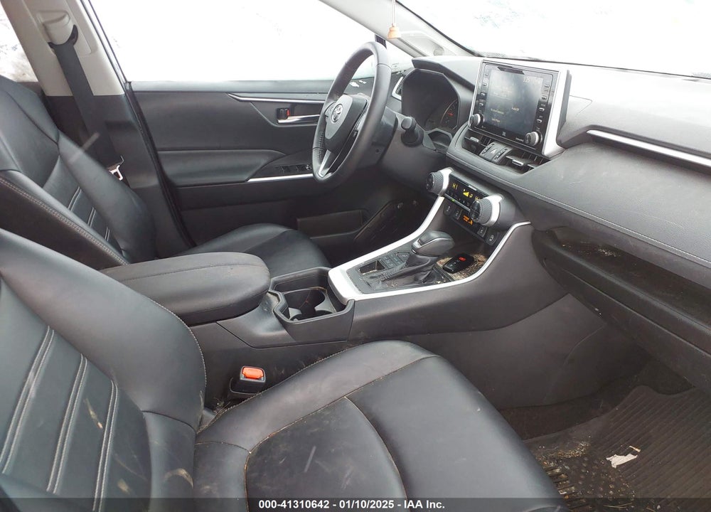 2020 TOYOTA RAV4 XLE PREMIUM VIN: 2T3A1RFV1LW135481