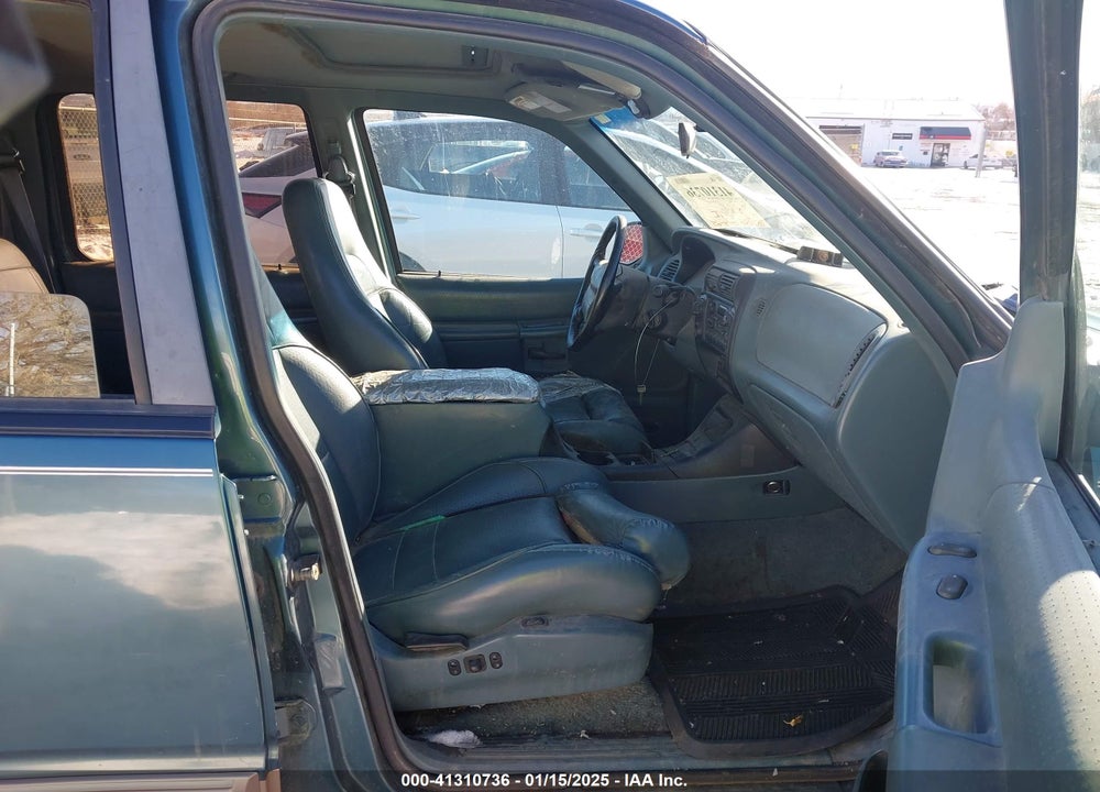 1996 FORD EXPLORER VIN: 1FMDU34X4TUD40825