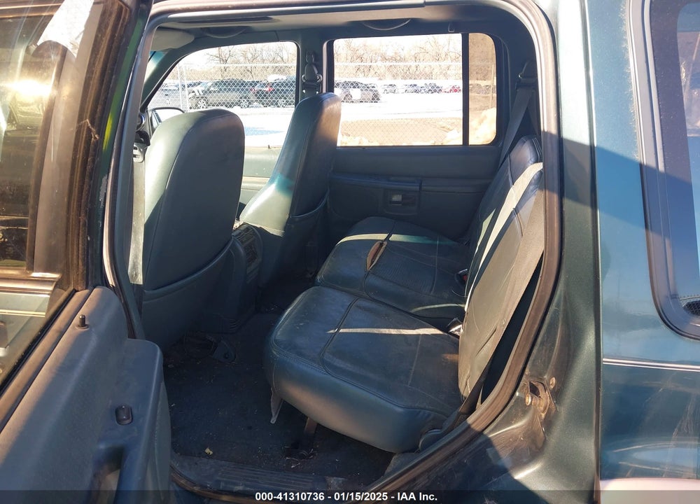 1996 FORD EXPLORER VIN: 1FMDU34X4TUD40825