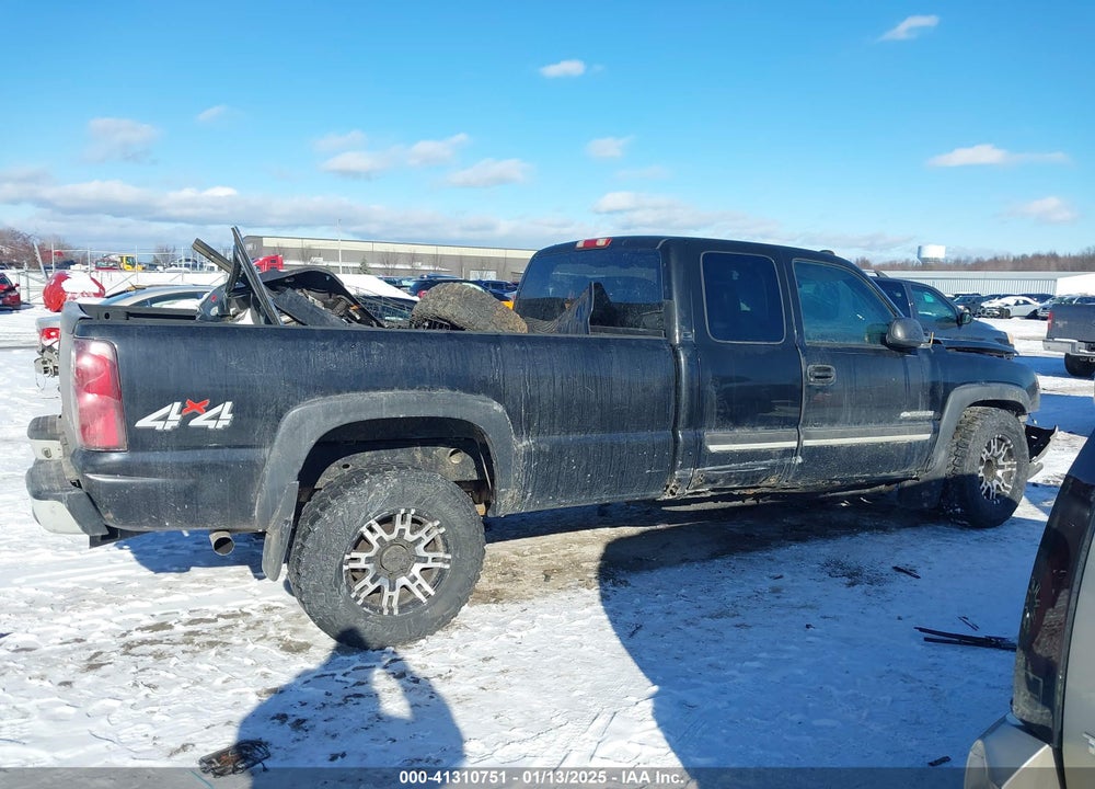 2003 CHEVROLET SILVERADO 2500HD VIN: 1GCHK29U33E319625