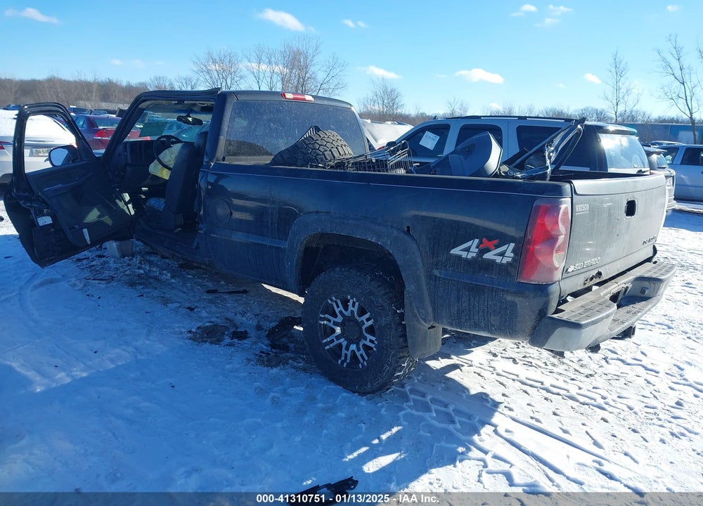 2003 CHEVROLET SILVERADO 2500HD VIN: 1GCHK29U33E319625