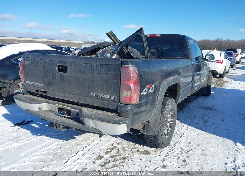 2003 CHEVROLET SILVERADO 2500HD VIN: 1GCHK29U33E319625