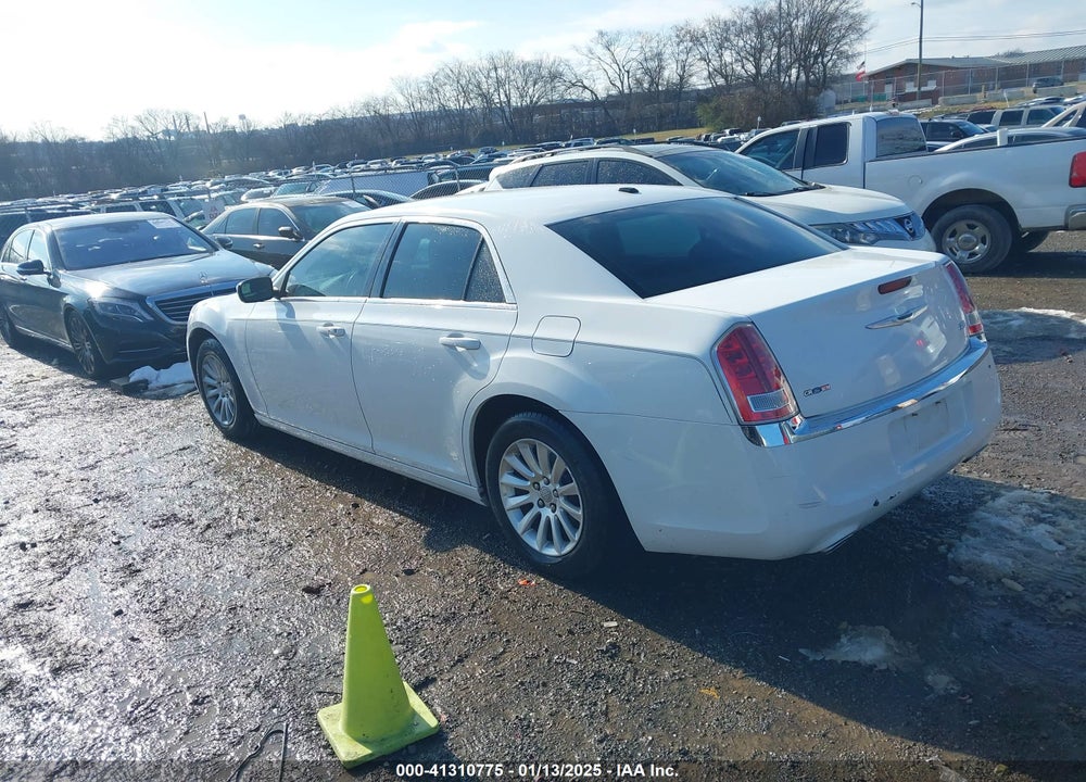 2014 CHRYSLER 300 VIN: 2C3CCAAG2EH235612