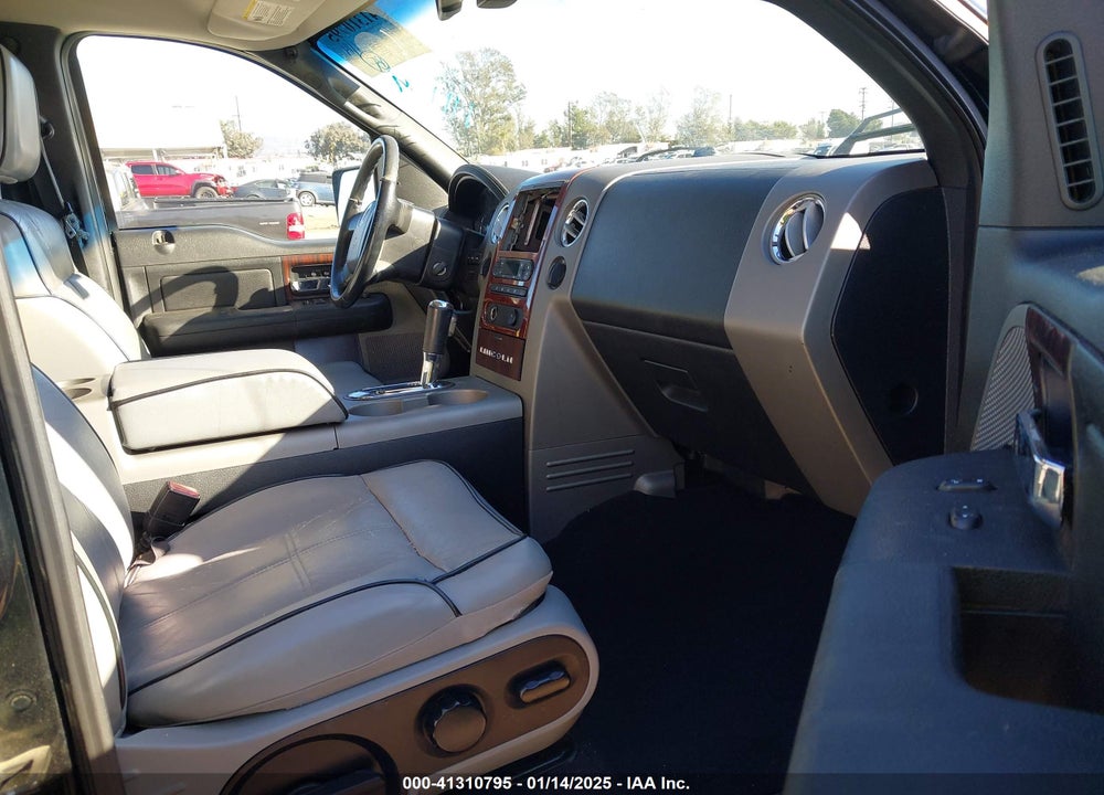 2006 LINCOLN MARK LT VIN: 5LTPW18586FJ21395