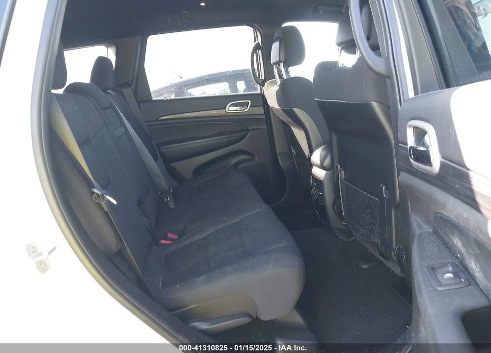 2020 JEEP GRAND CHEROKEE VIN: 1C4RJEAG0LC305711