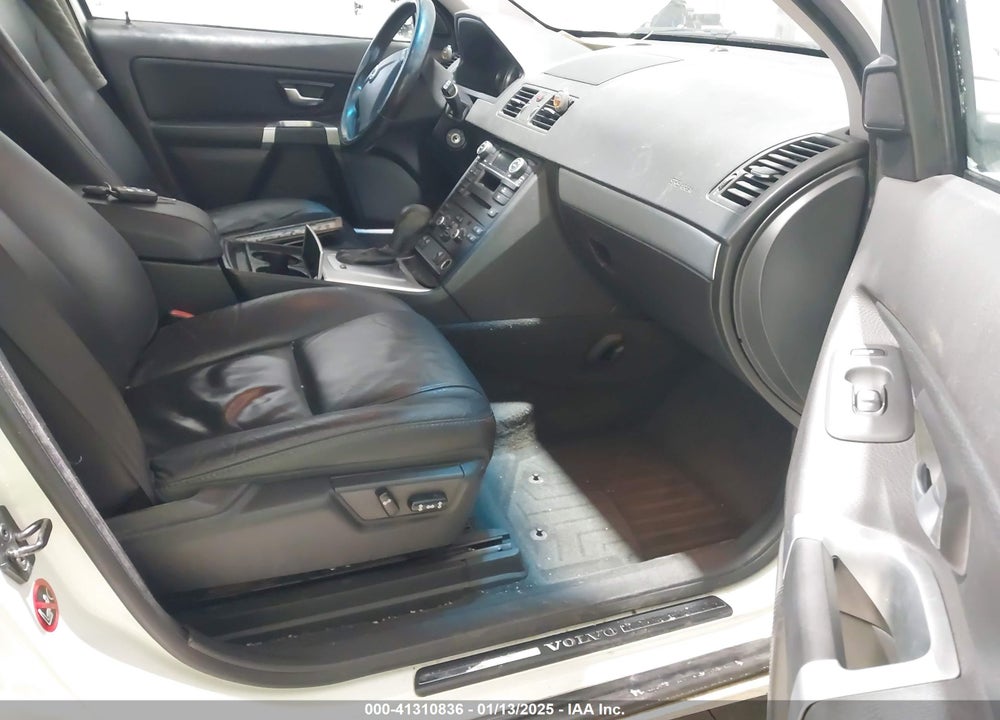 2014 VOLVO XC90 3.2 VIN: YV4952CZ2E1691190