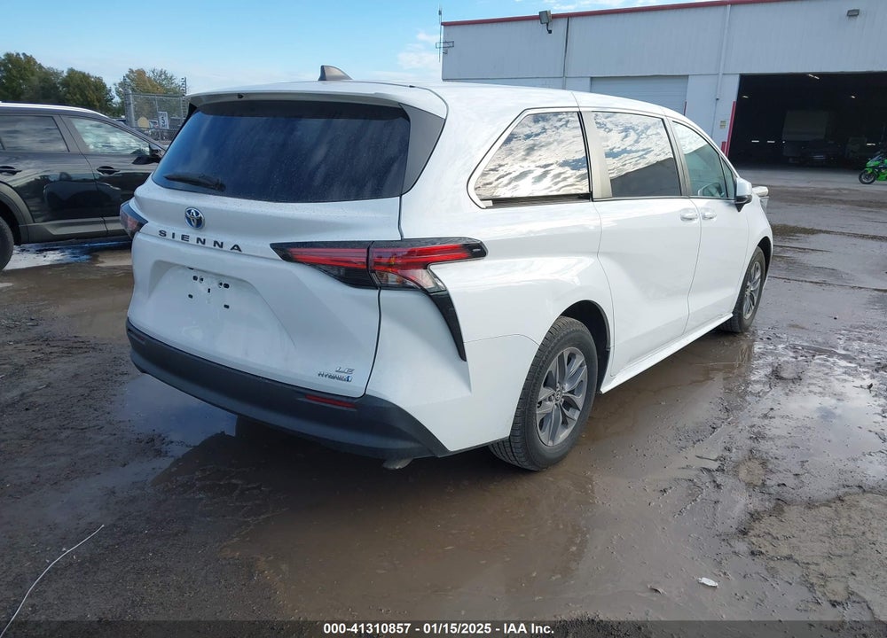 2022 TOYOTA SIENNA LE VIN: 5TDKRKEC3NS110851