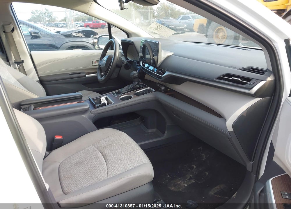 2022 TOYOTA SIENNA LE VIN: 5TDKRKEC3NS110851