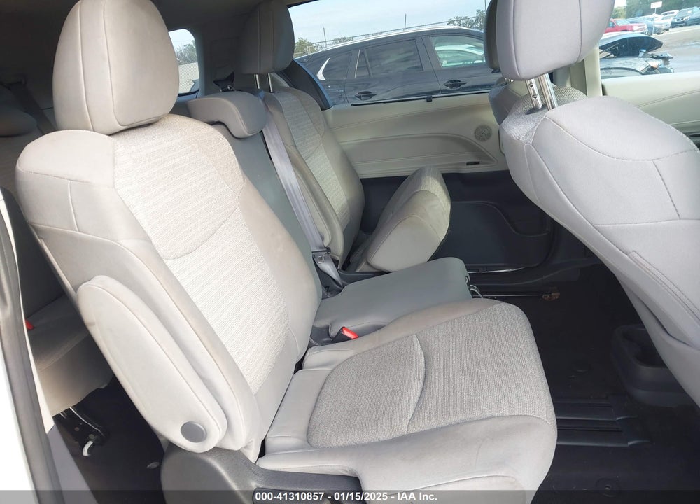 2022 TOYOTA SIENNA LE VIN: 5TDKRKEC3NS110851