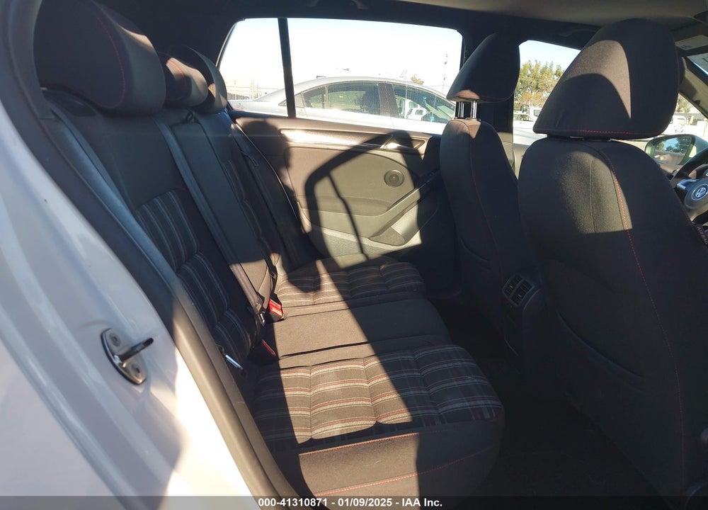 2012 VOLKSWAGEN GTI VIN: WVWHD7AJ4CW012502
