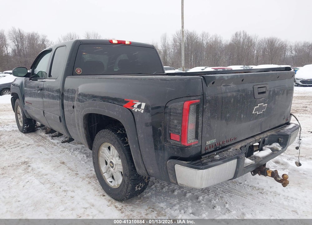 2011 CHEVROLET SILVERADO 1500 VIN: 1GCRKSE39BZ327561
