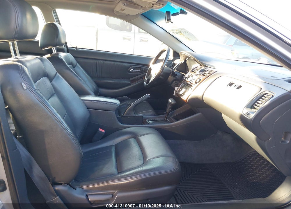 2000 HONDA ACCORD 3.0 EX VIN: 1HGCG2252YA001686